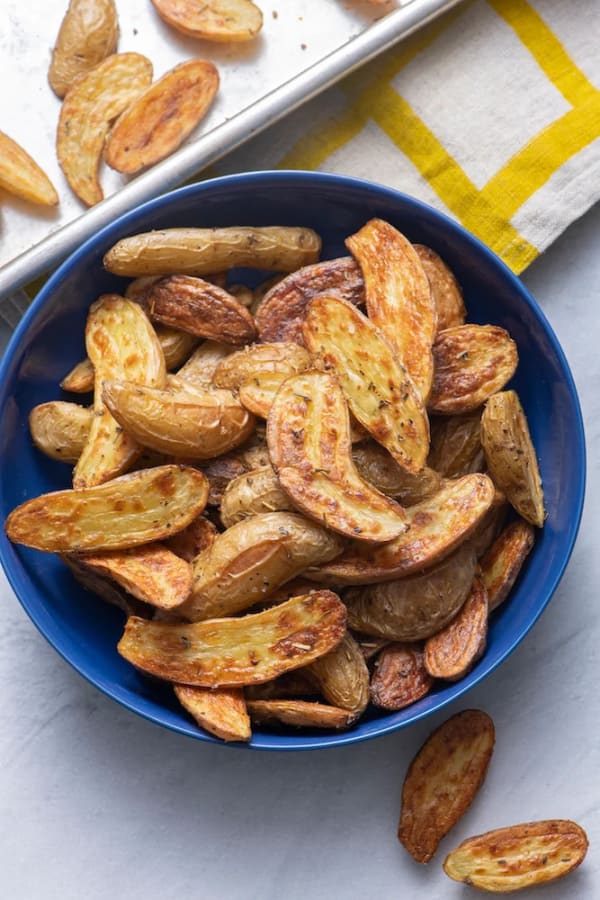 Herb Garlic Roast Potatoes cover