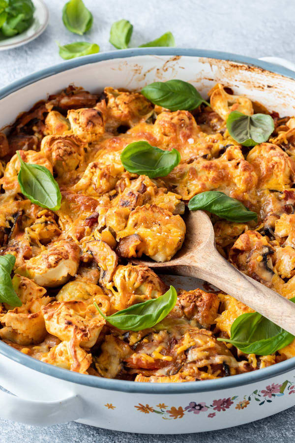 Easy Vegetarian Baked Tortellini Casserole cover