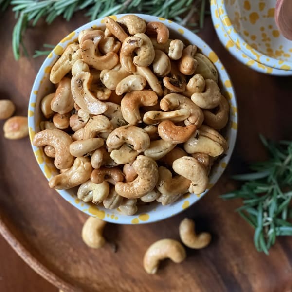 Roasted Rosemary Cashews cover