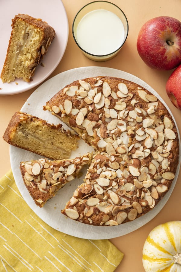 Apple Almond Cake cover