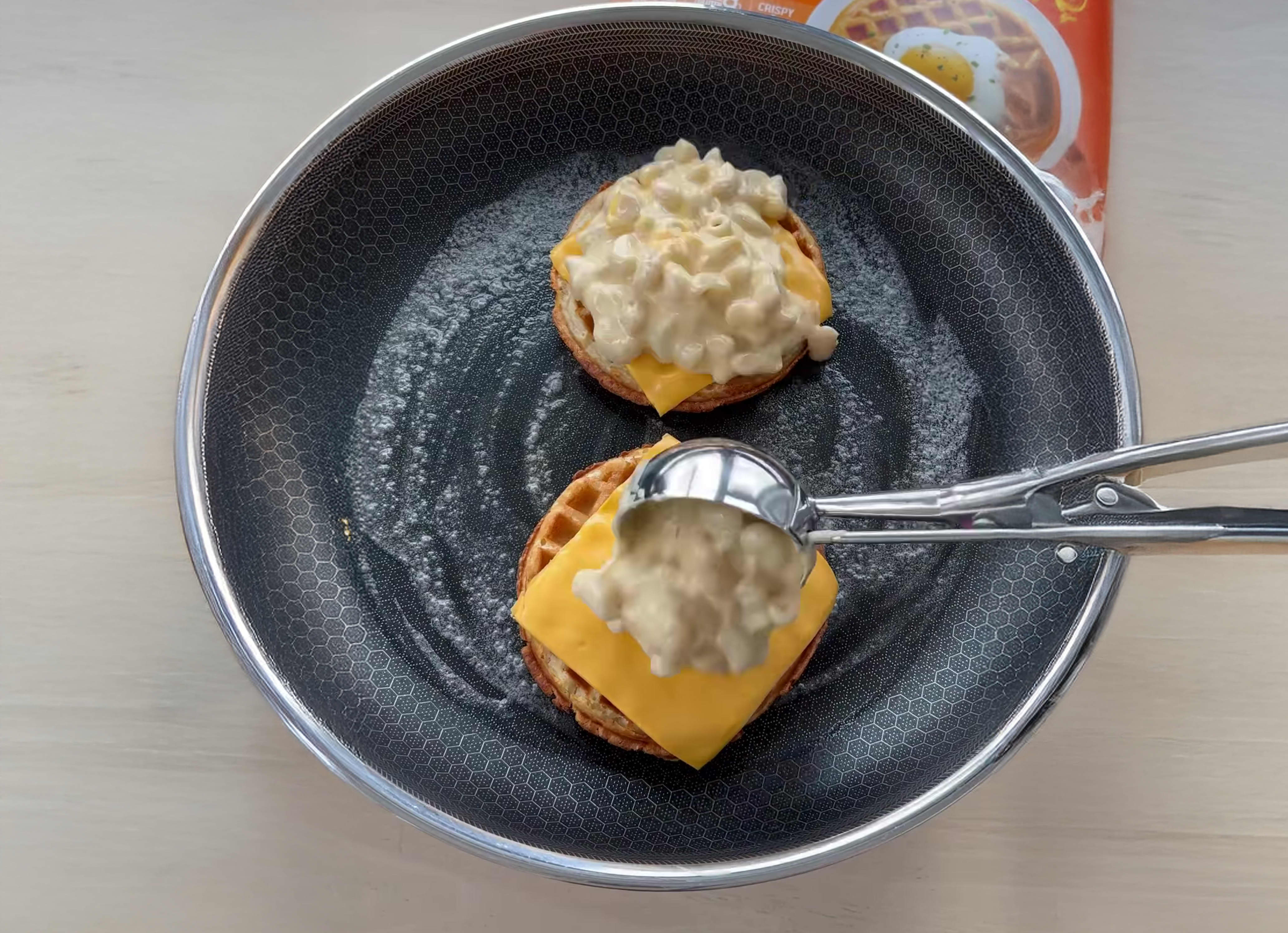 Mac & Cheese Grilled Cheese with Tomato Soup