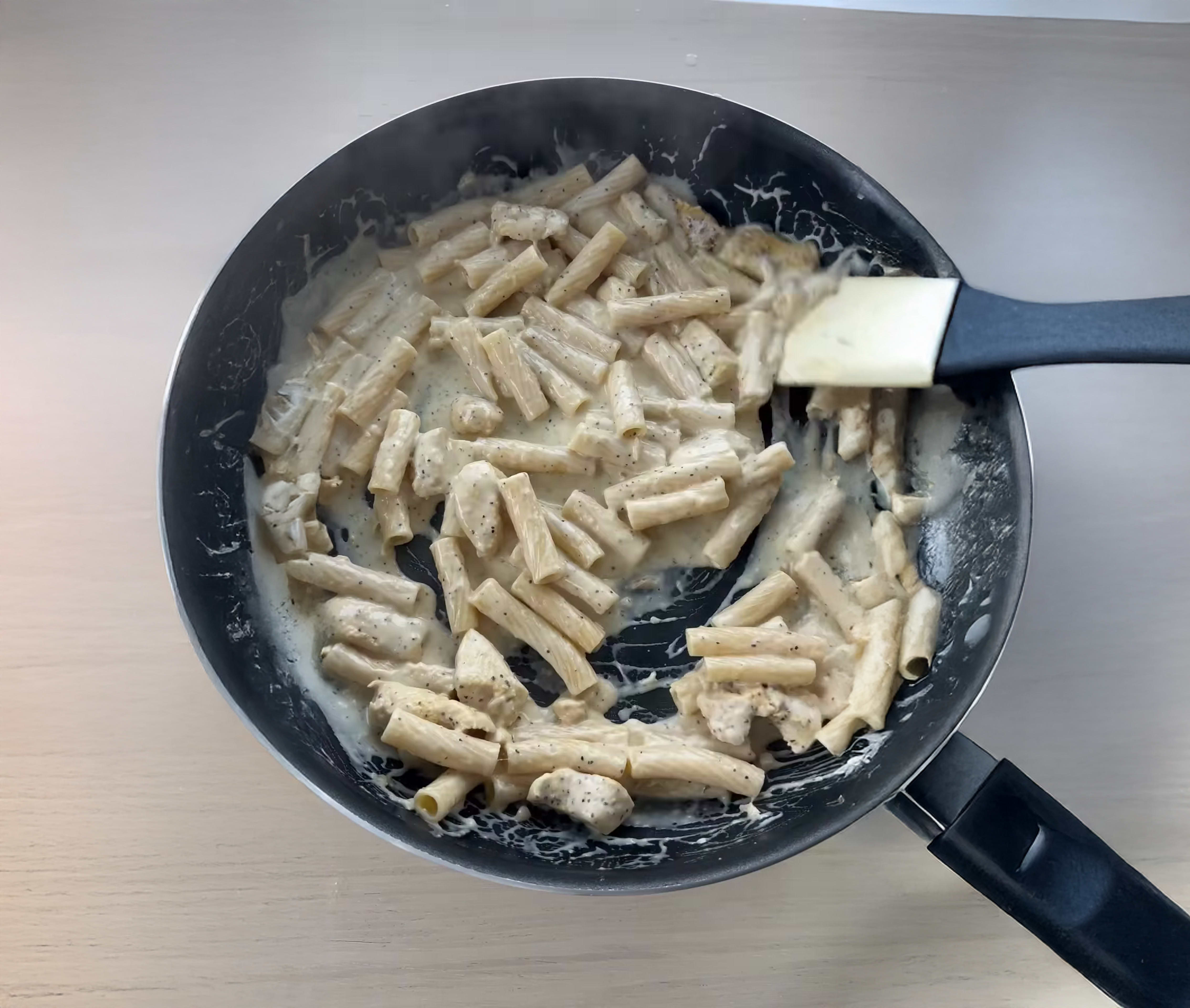 Lemon Pepper Chicken Pasta with Roasted Garlic