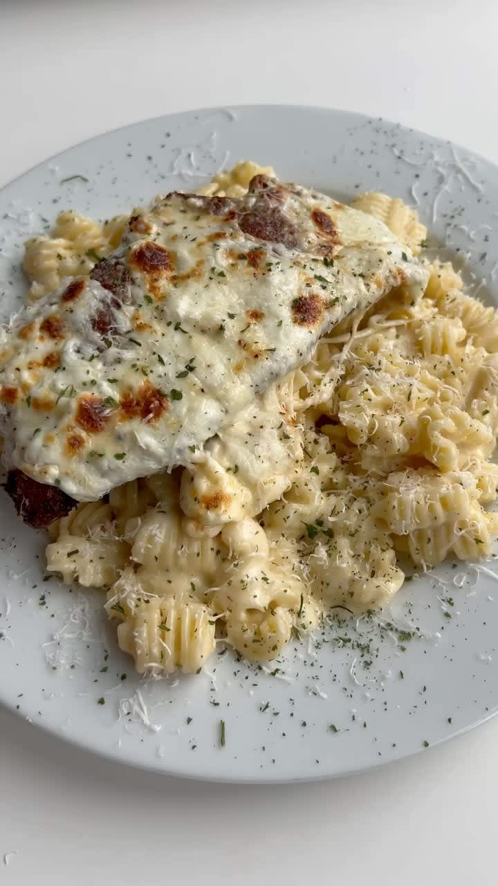 Alfredo Chicken Parmesan Pasta