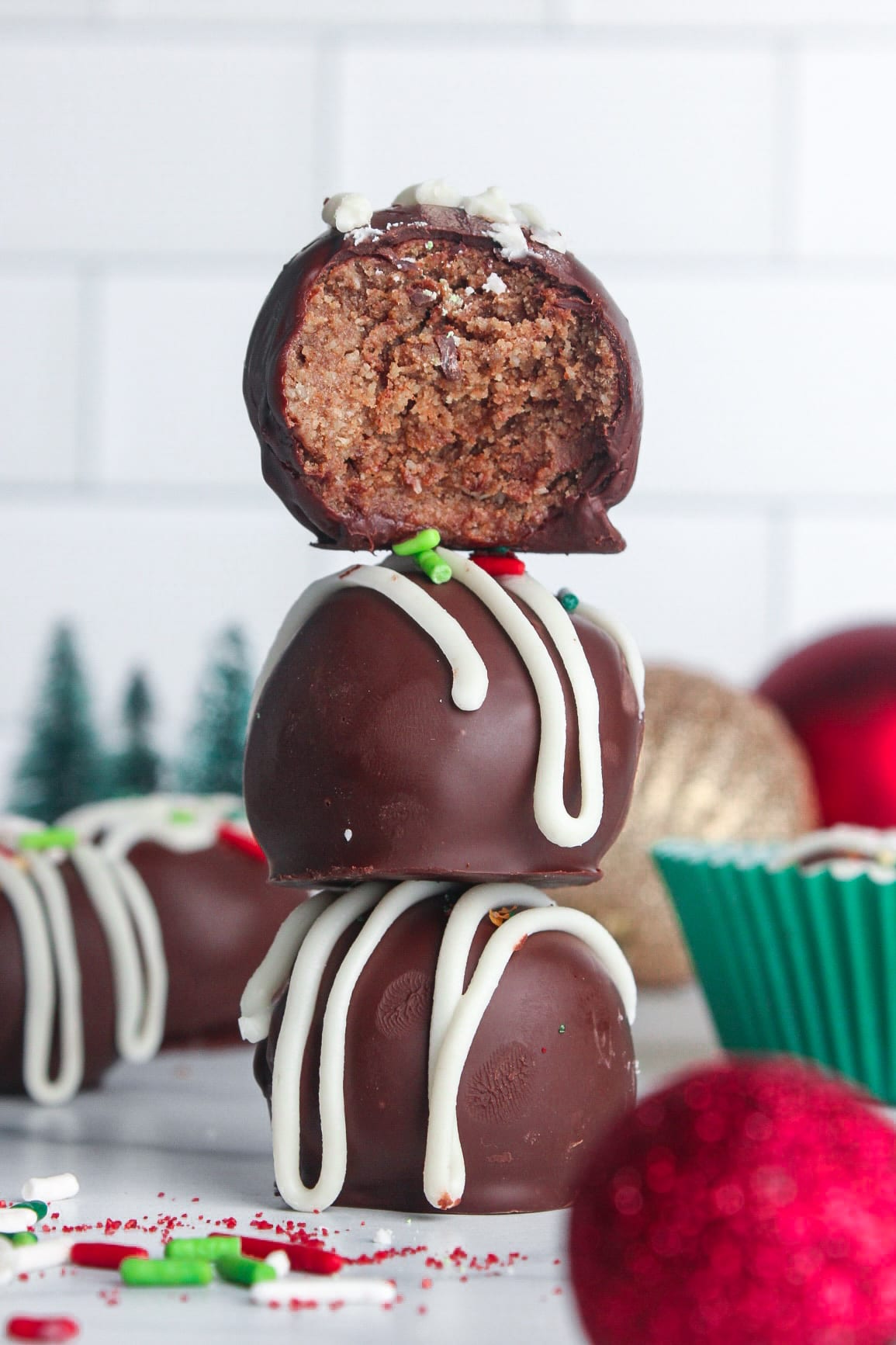 Healthy Gingerbread Cookie Truffles