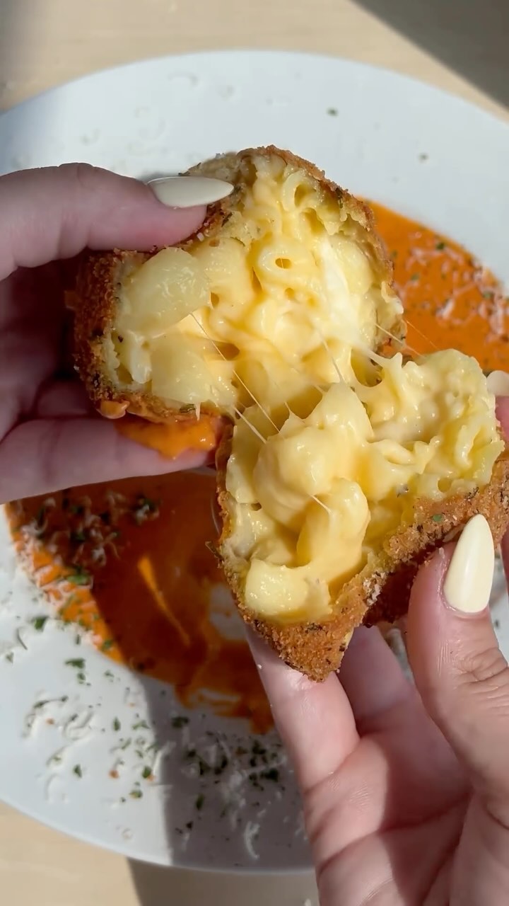 Fried Mac & Cheese Balls
