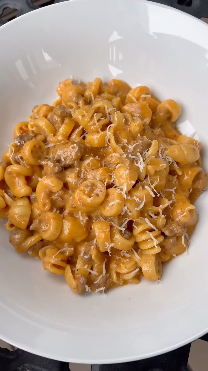 One Pot Cheesy Hamburger Helper Dupe