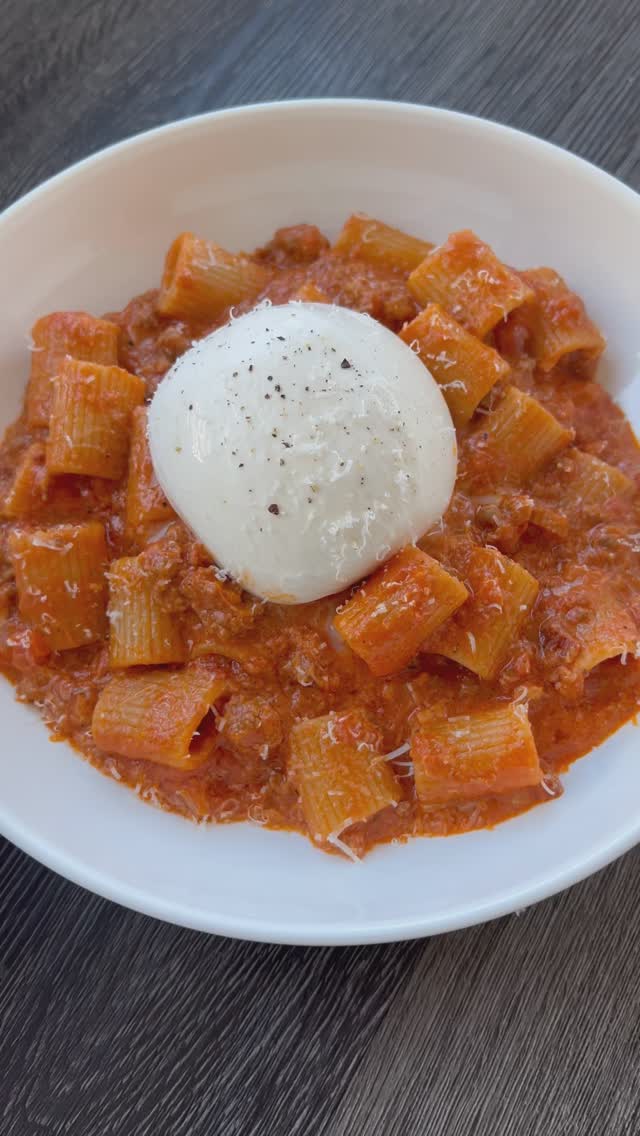 Bolognese with Burrata