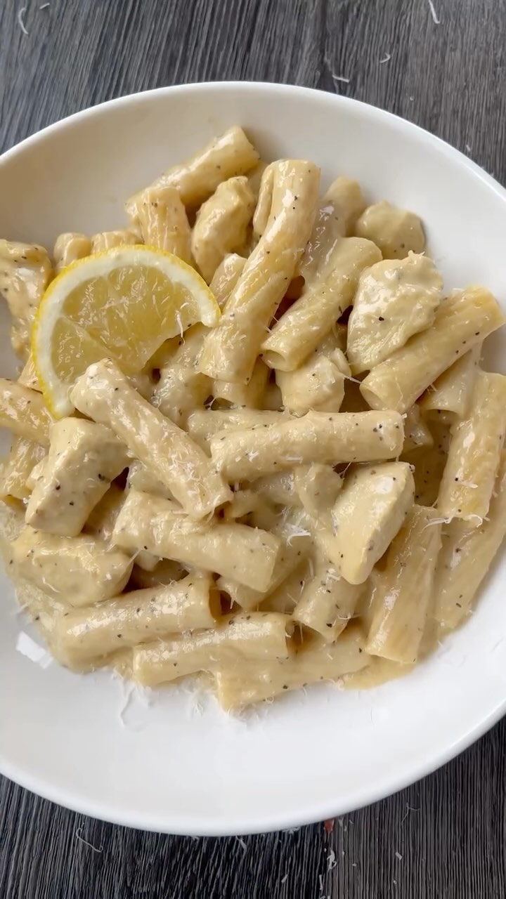 Lemon Pepper Chicken Pasta with Roasted Garlic
