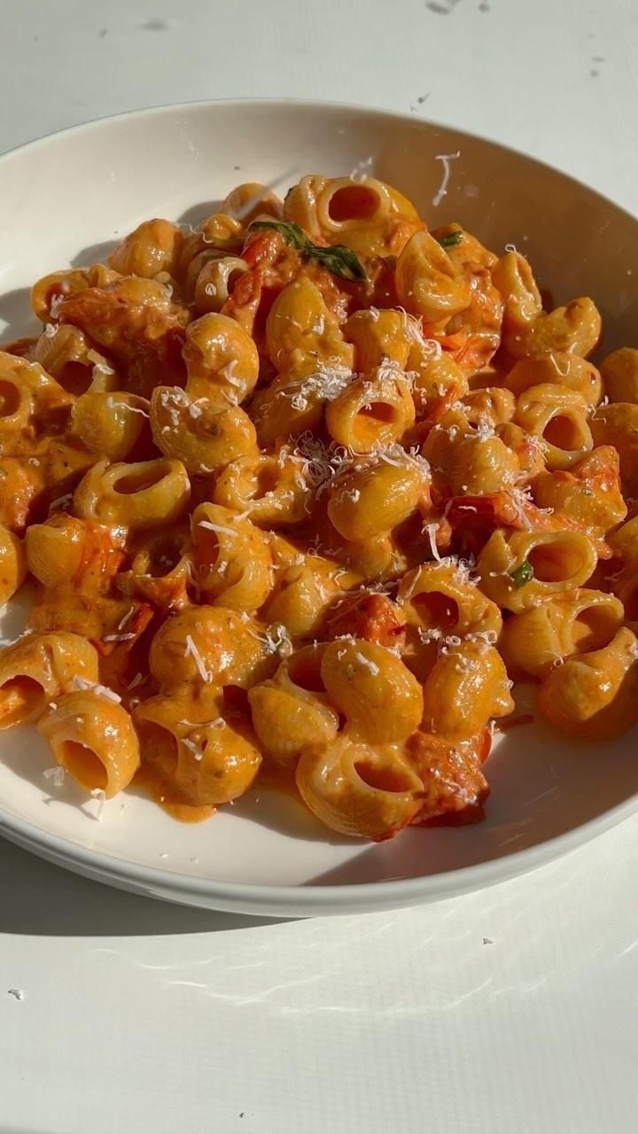 Creamy Tomato Burst Pasta