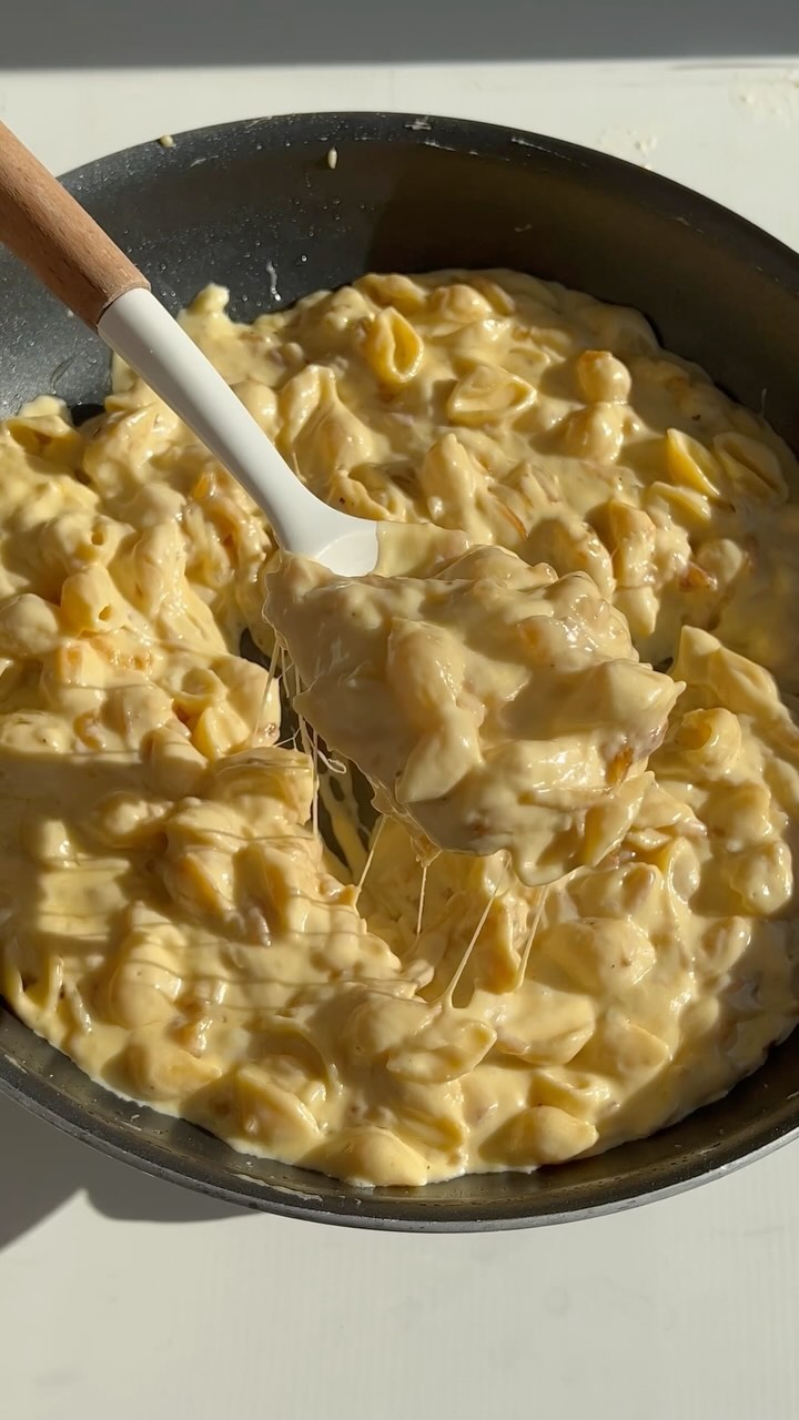 Caramelized Onion Mac & Cheese