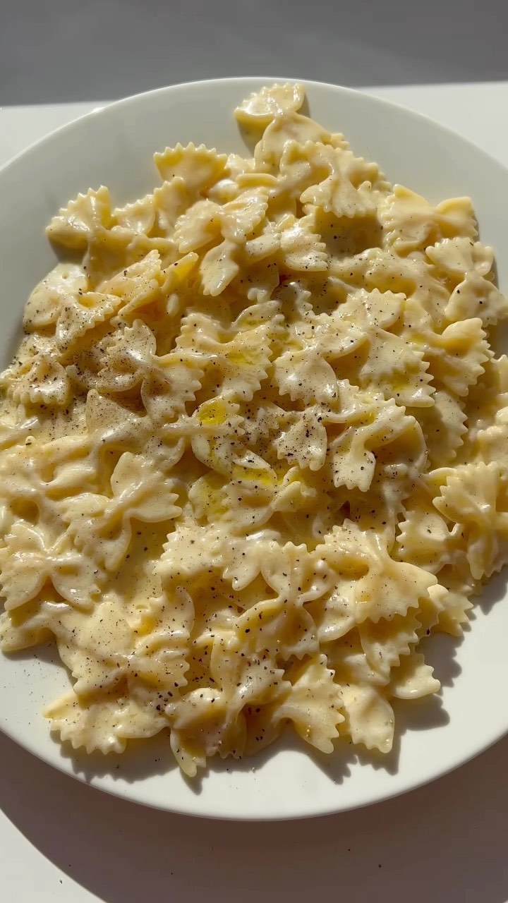 Truffle Mac & Cheese (Bowtie Pasta)
