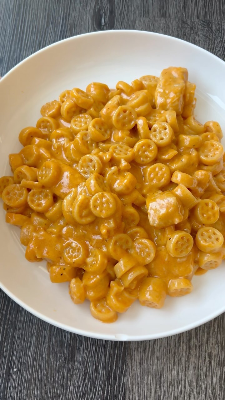 One Pot Buffalo Chicken Mac & Cheese
