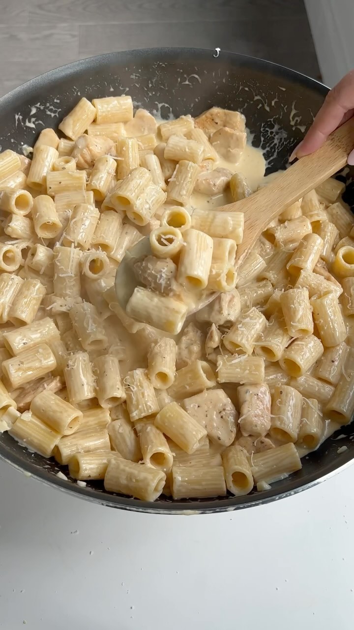 Creamy Chicken Alfredo Pasta
