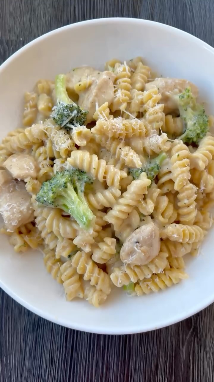 One Pot Chicken Broccoli Alfredo