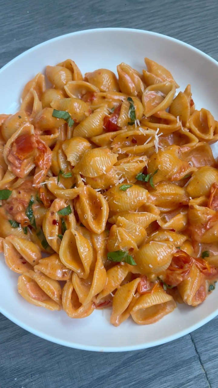 Lobster Pasta in Tomato Basil Vodka Sauce