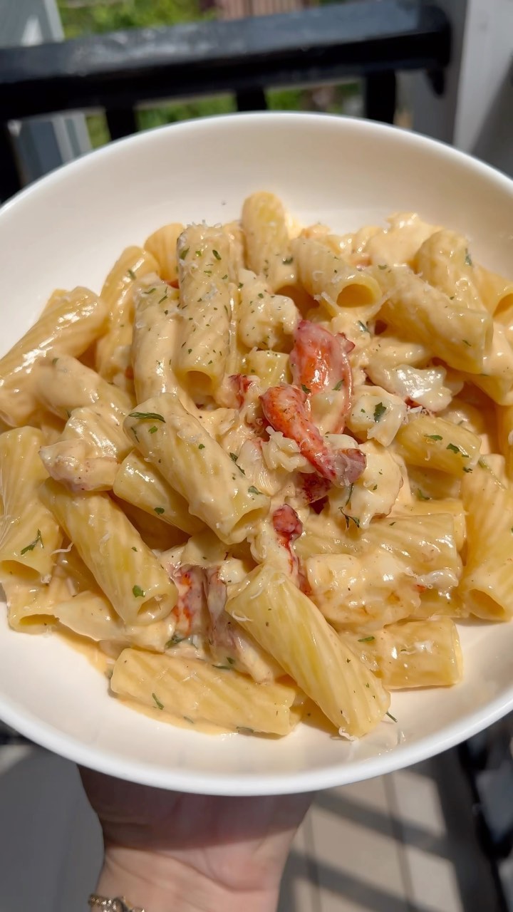 Lobster Alfredo Pasta