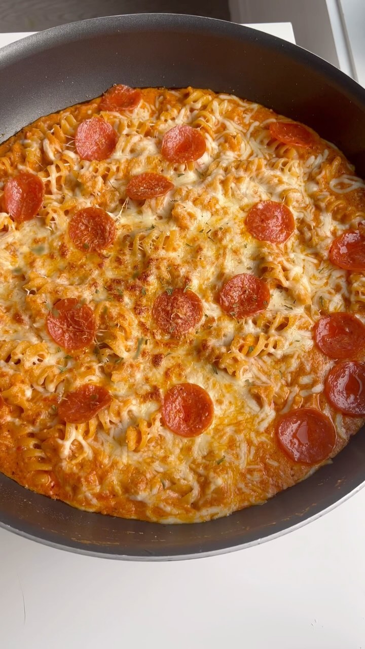 Truffle Pizza Pasta Bake