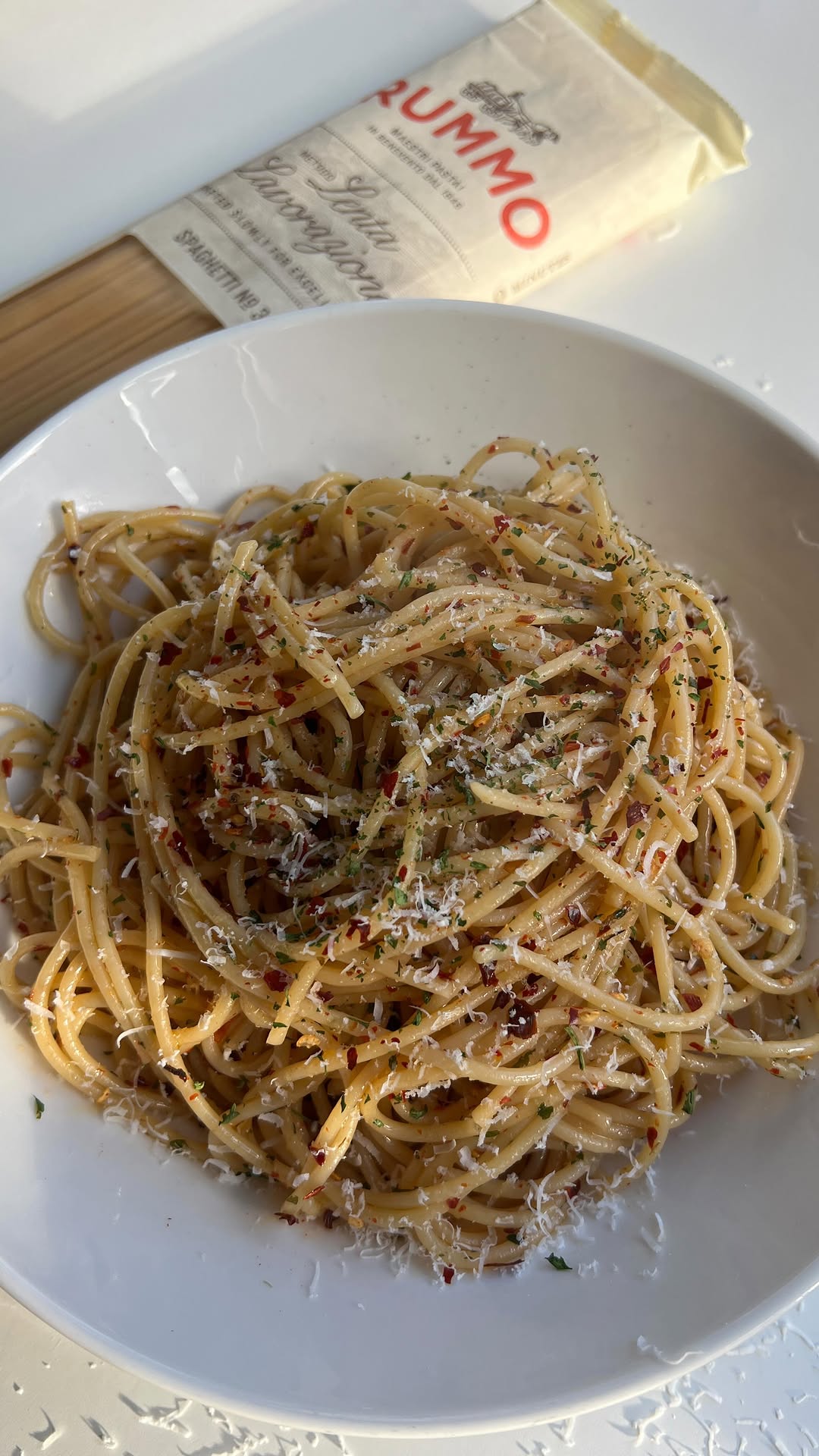 Midnight Spaghetti (Garlic Chili Oil Pasta)