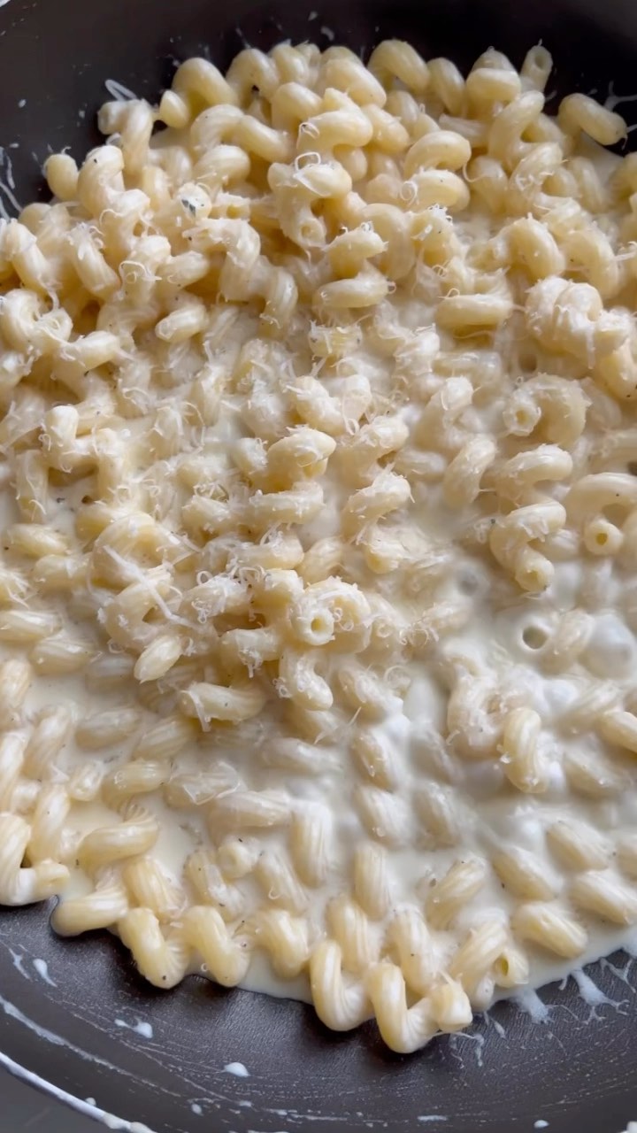 Classic Alfredo Pasta