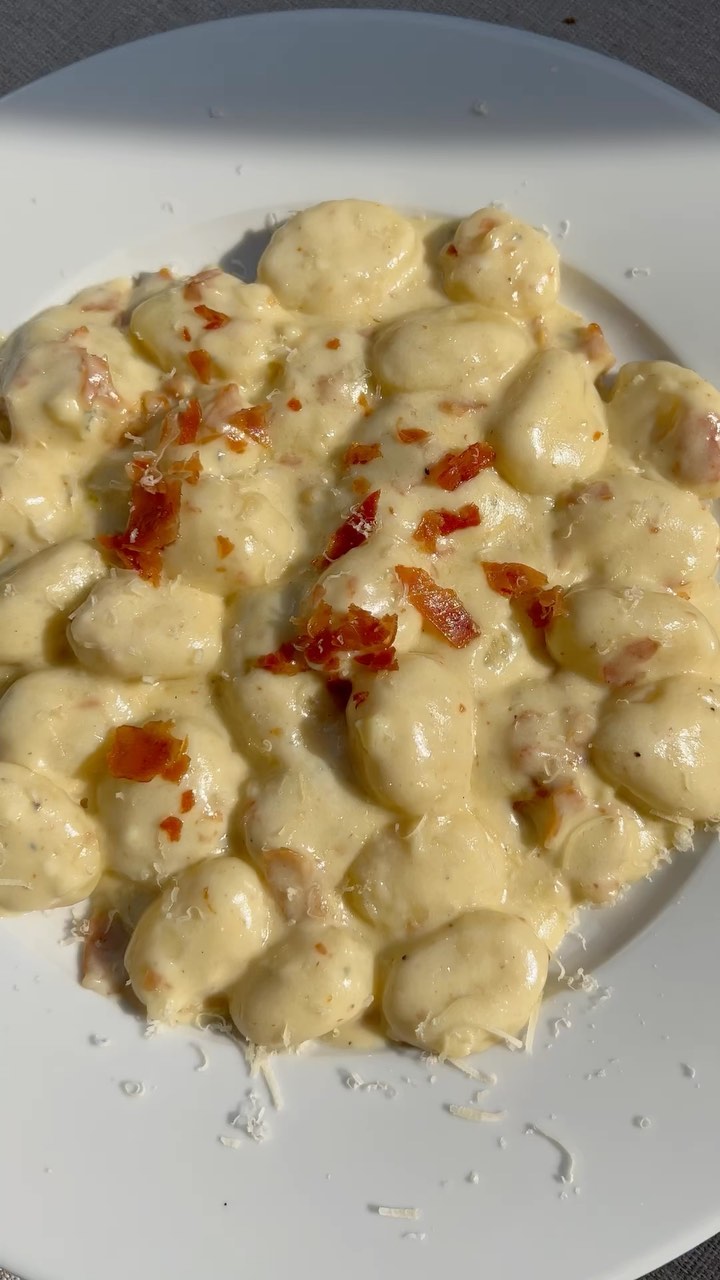 Gorgonzola Gnocchi with Crispy Prosciutto