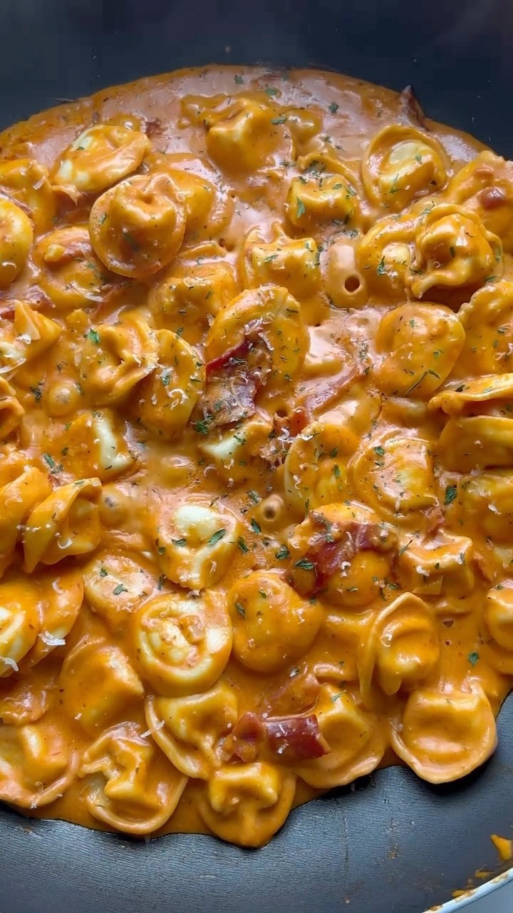 Prosciutto Tortellini alla Vodka