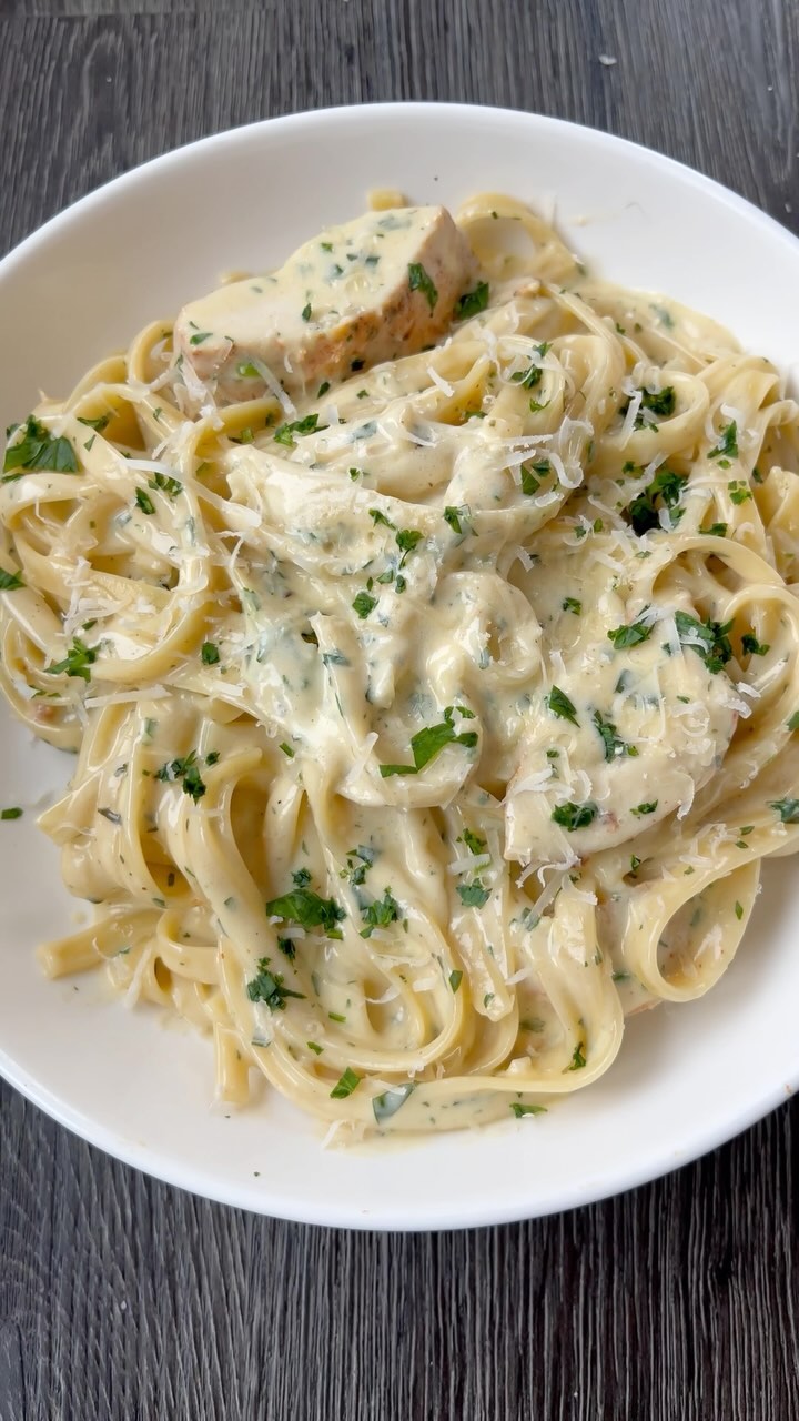 Creamy Chicken Fettuccine Alfredo