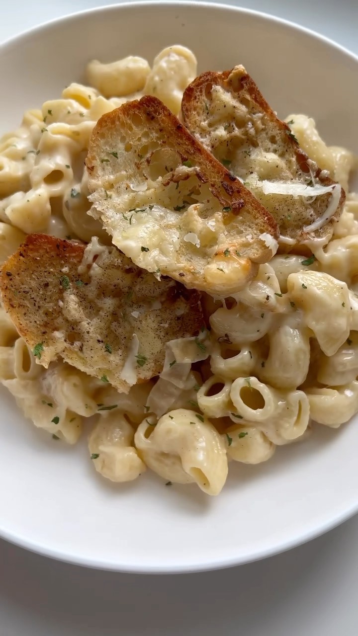 French Onion Soup Mac & Cheese
