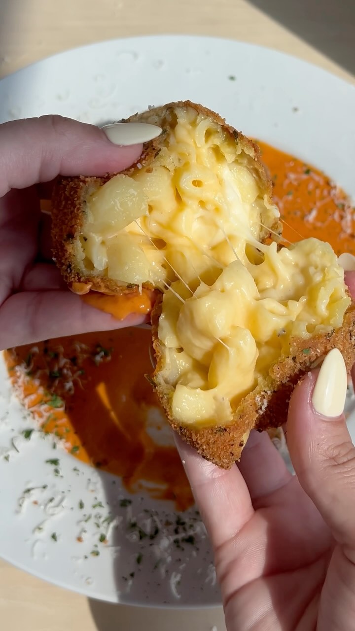 Fried Mac & Cheese Balls