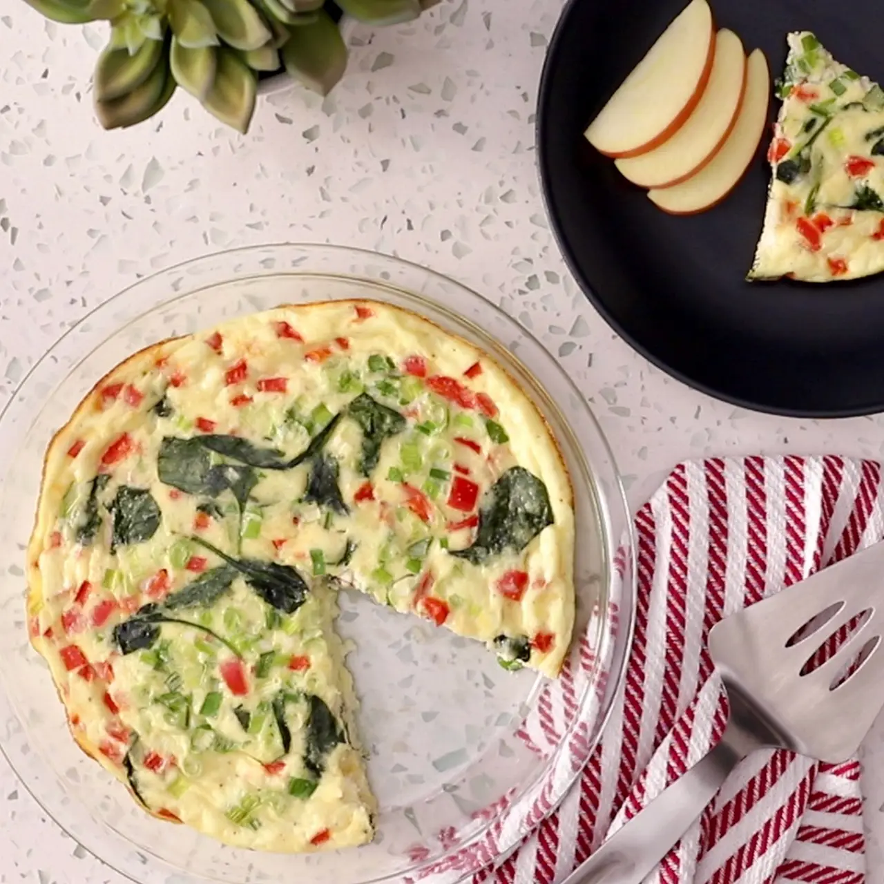 Skinny Crustless Spinach, Red Pepper, and Feta Quiche