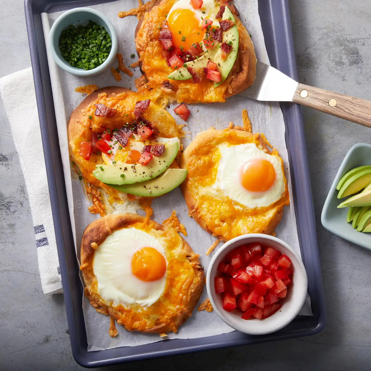 Super Easy Egg and Bacon Naan Pizzas cover