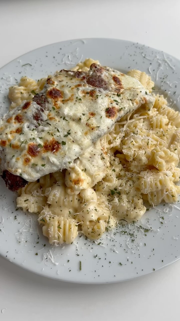Alfredo Chicken Parmesan Pasta cover