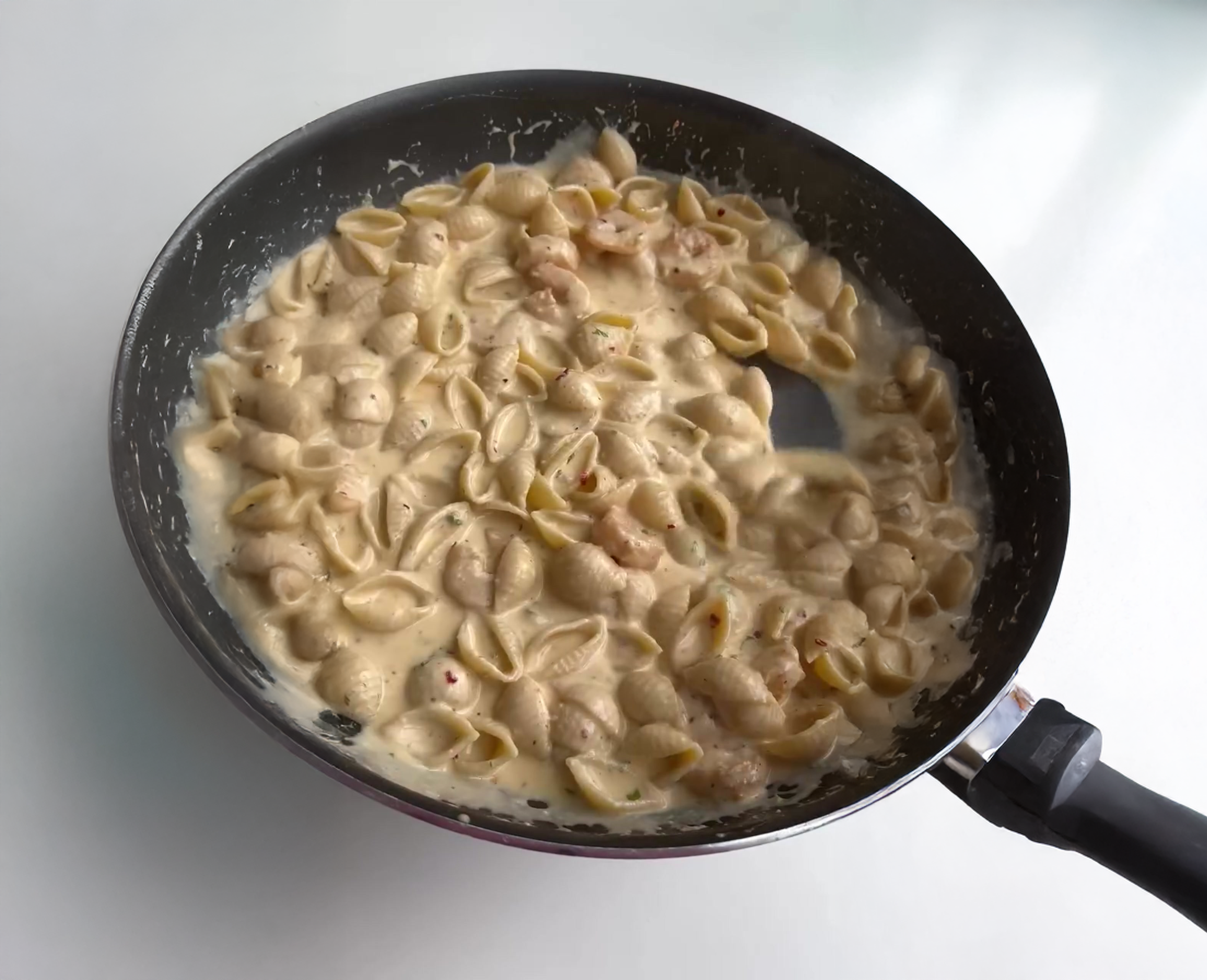 Creamy Garlic Shrimp Pasta