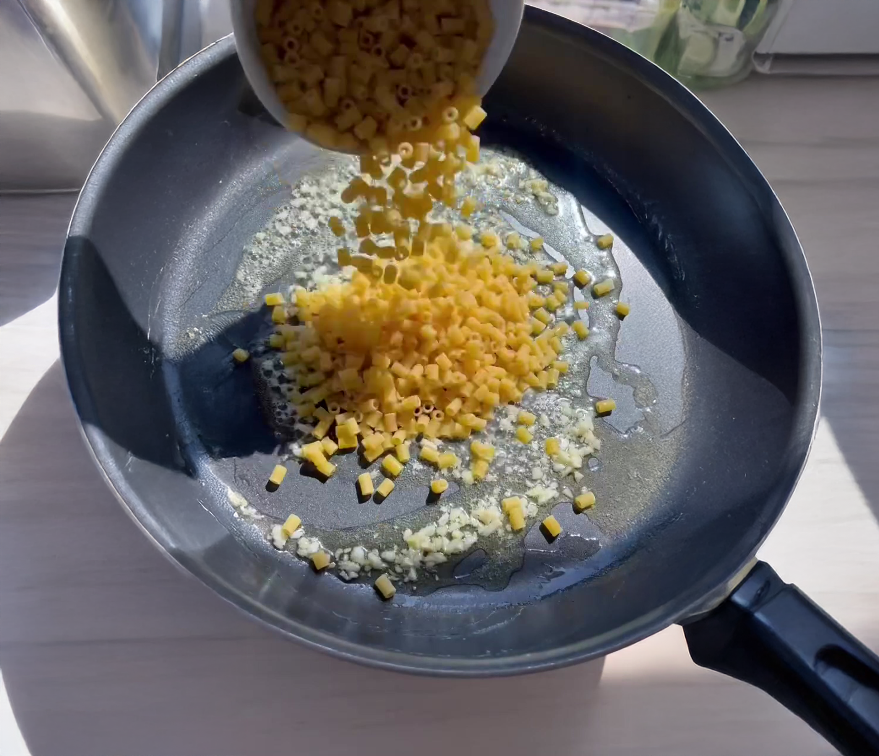 One Pot Creamy Lemon Ditalini Pasta