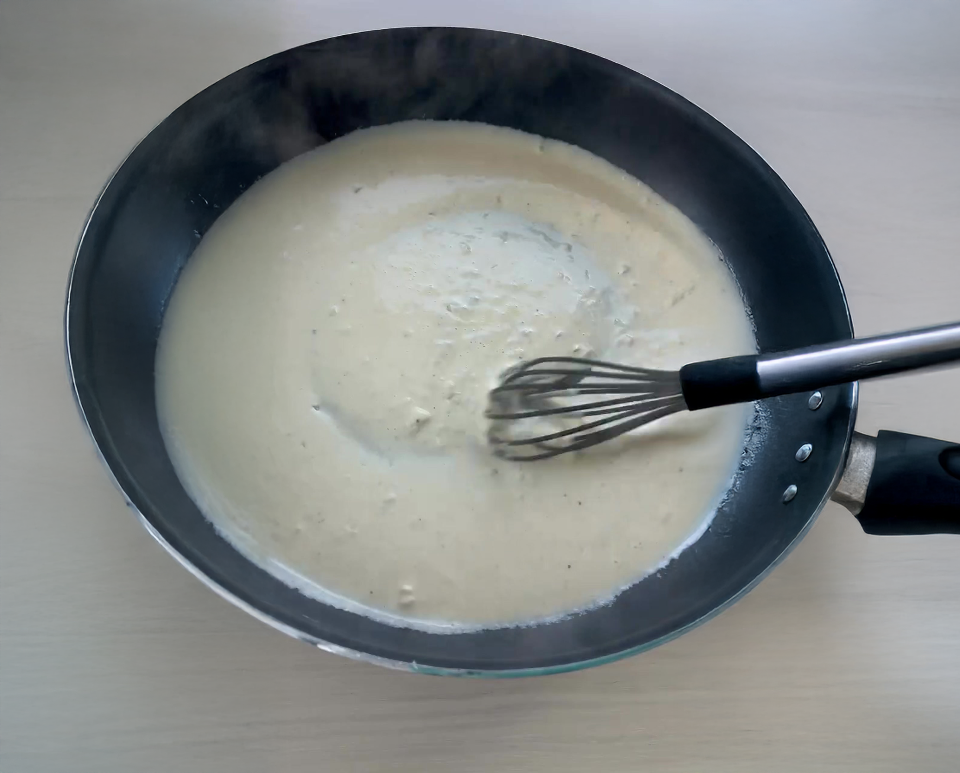 Garlic Cream Rigatoni with Broccoli