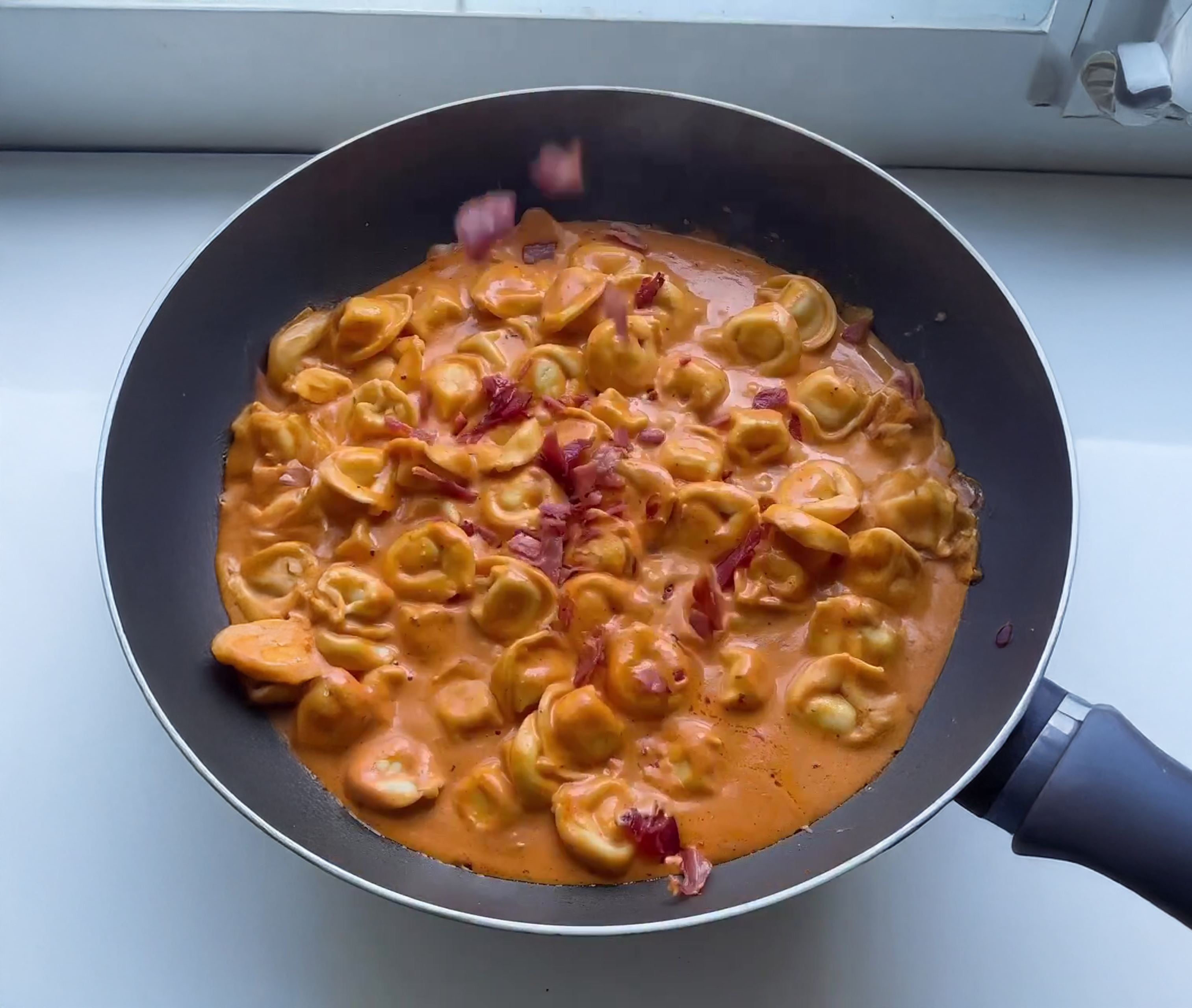 Prosciutto Tortellini alla Vodka