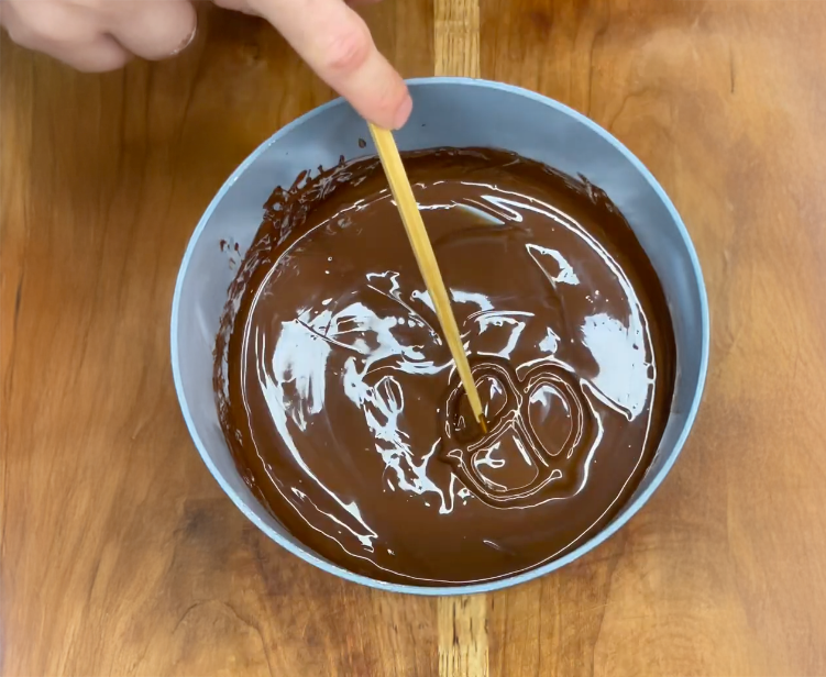 Chocolate-Covered Pretzels with Peanut Butter Drizzle