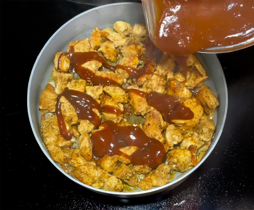 Sweet & Spicy BBQ Chicken Mac & Cheese Meal Prep
