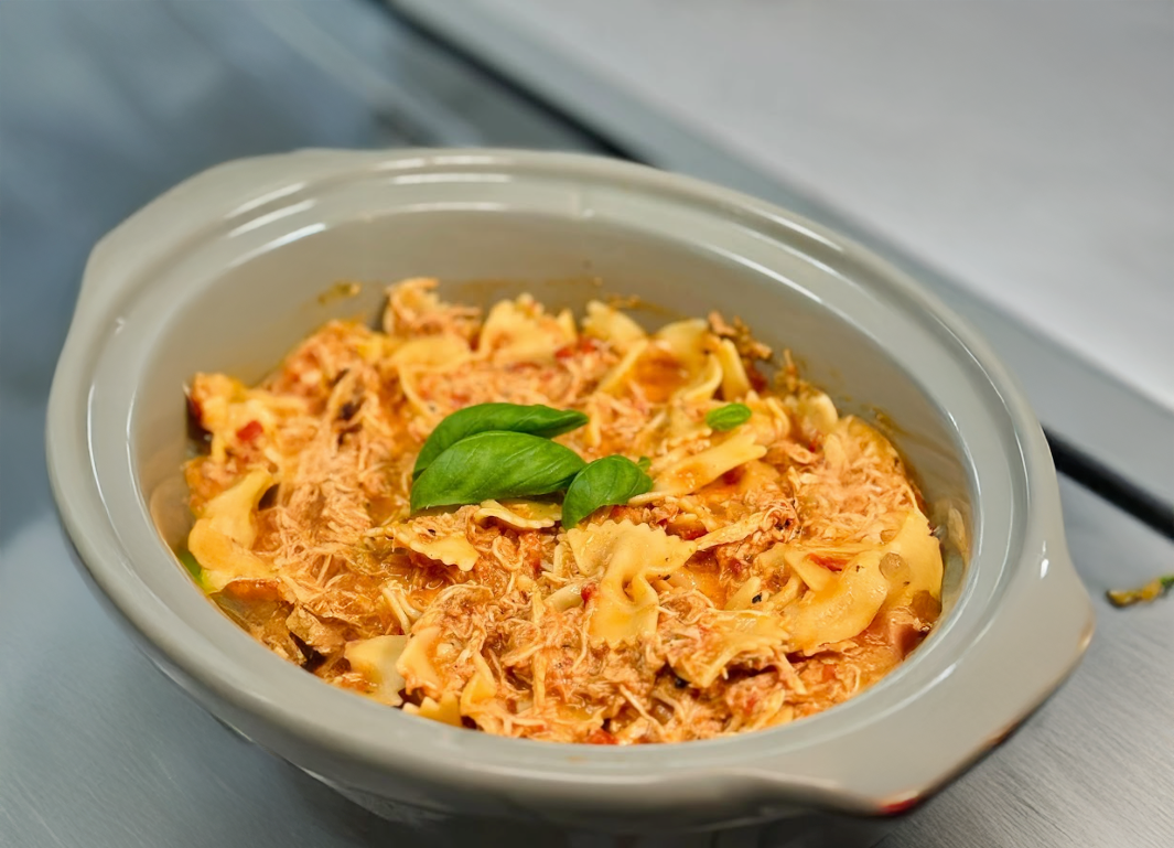 Creamy Tomato Basil Chicken Pasta (Crockpot) cover