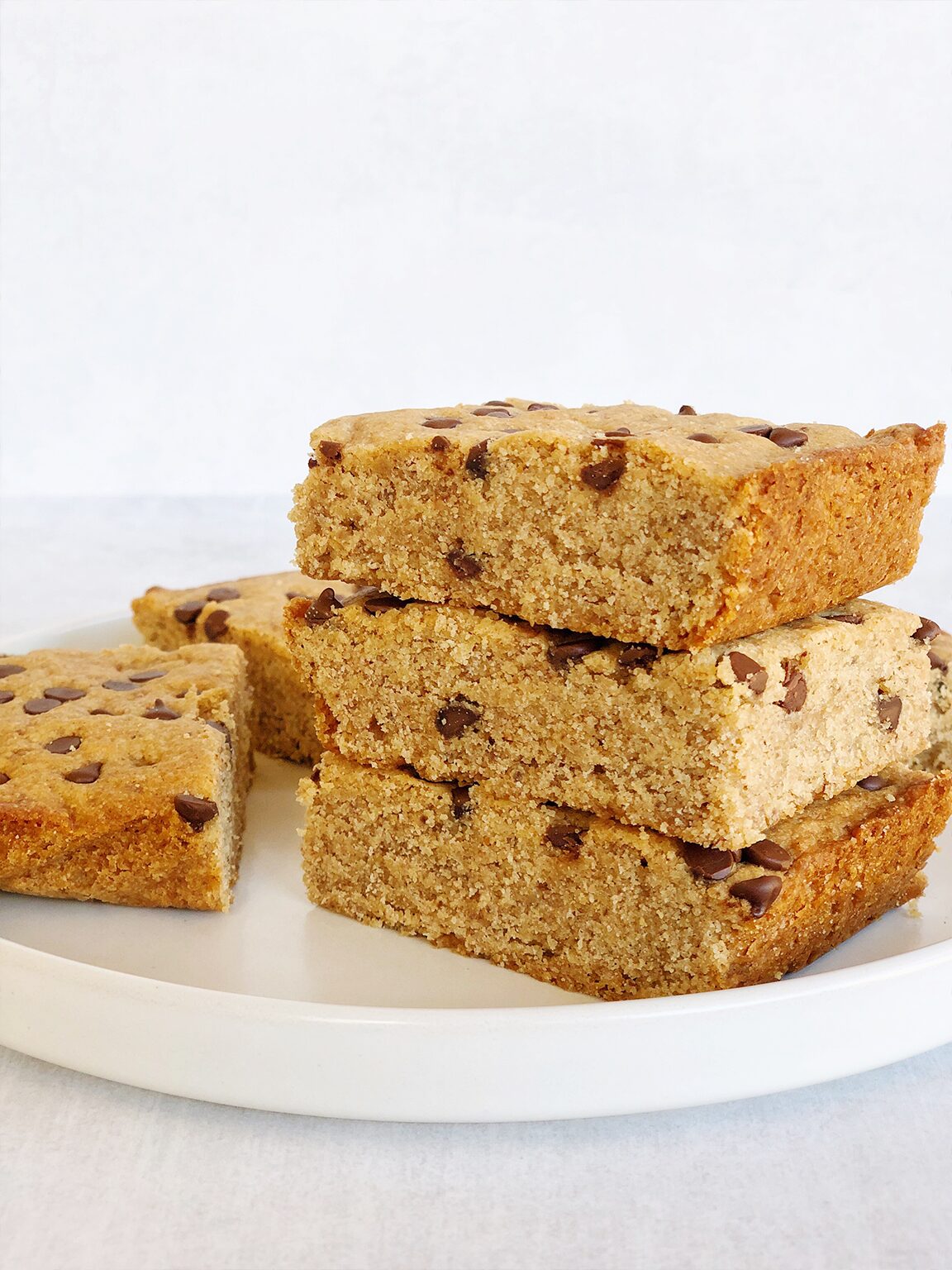 Vegan Blondies with Peanut Butter