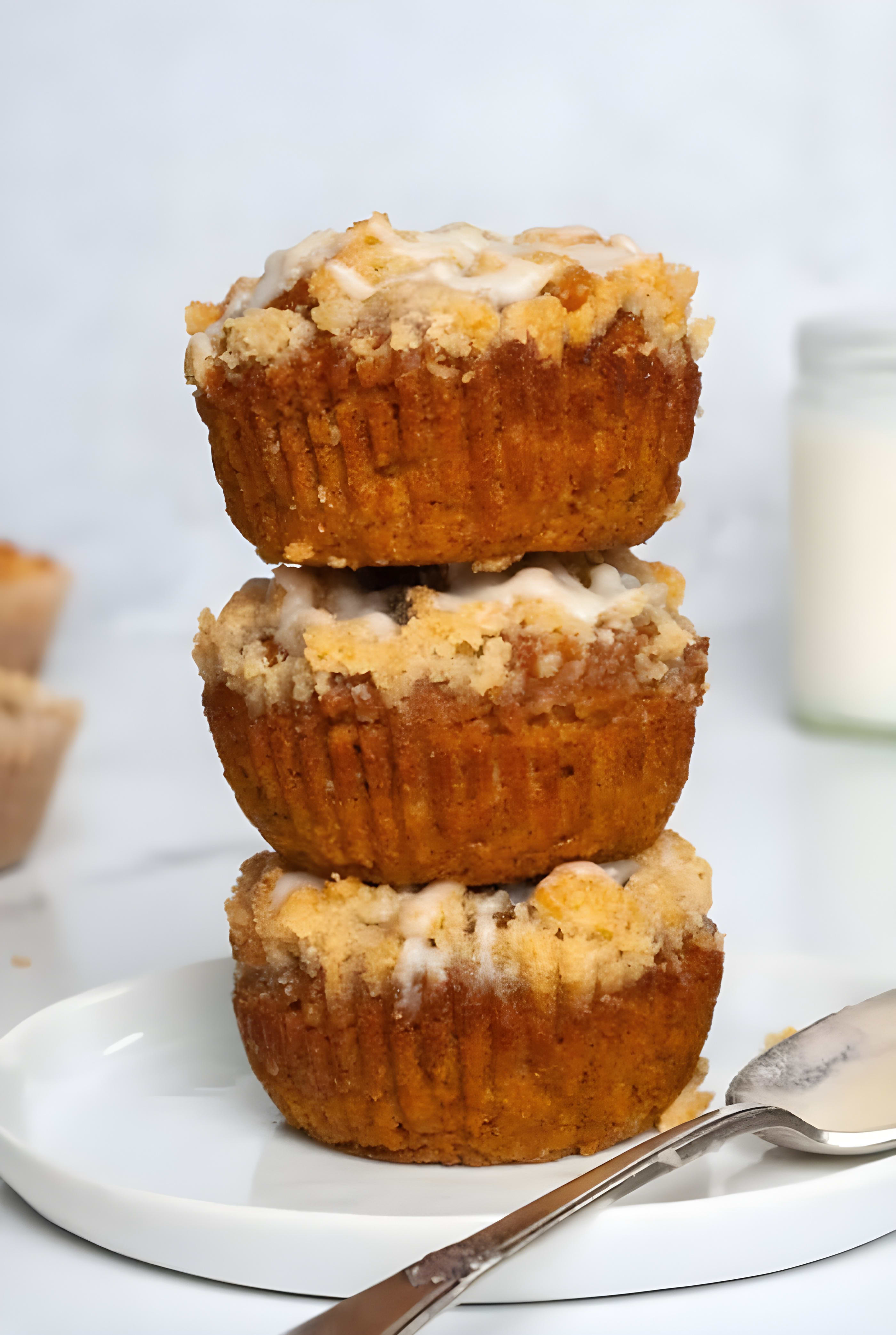 Paleo Pumpkin Muffins with Streusel Topping