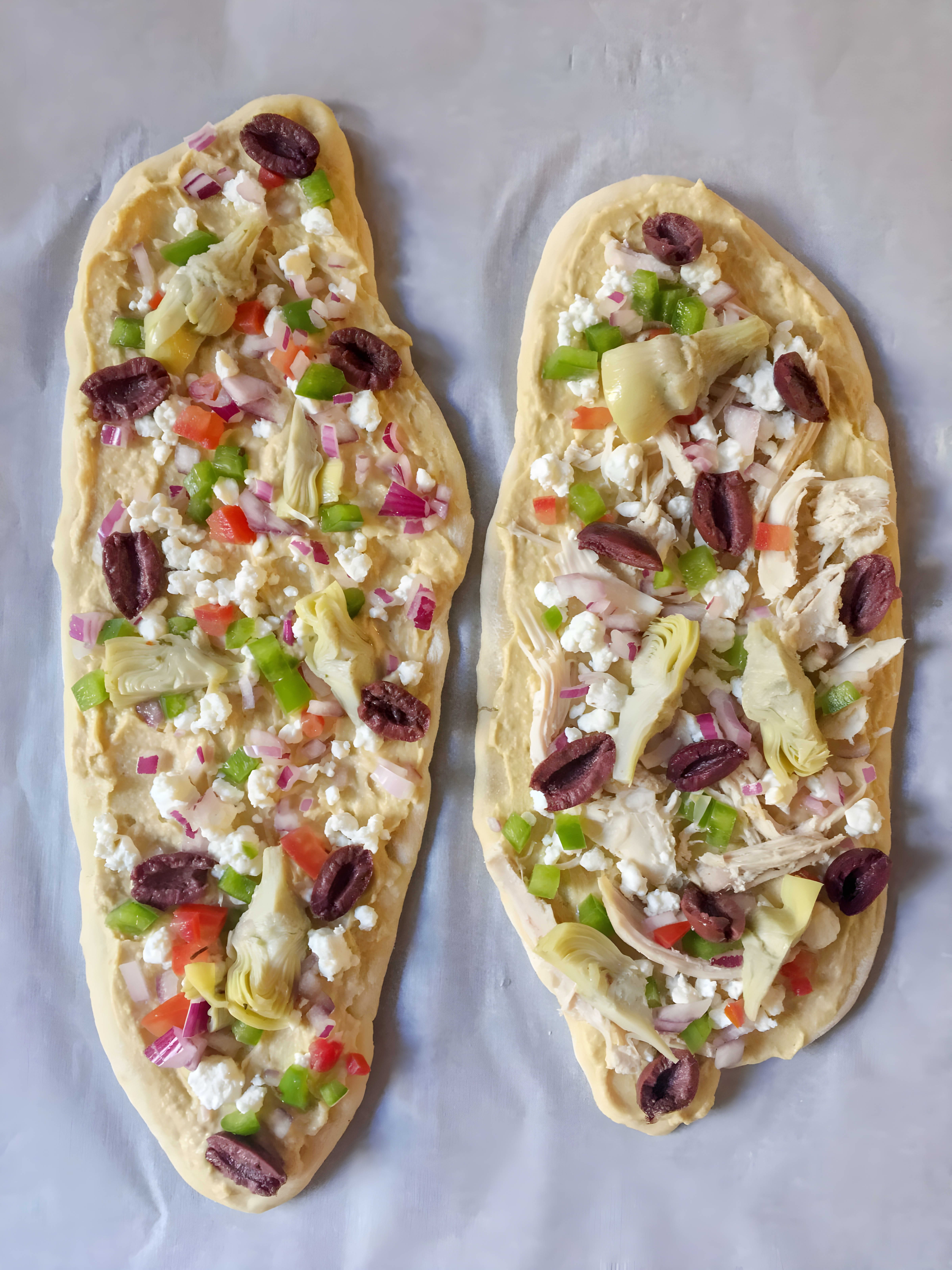 Naan Pizza with Hummus and Vegetables