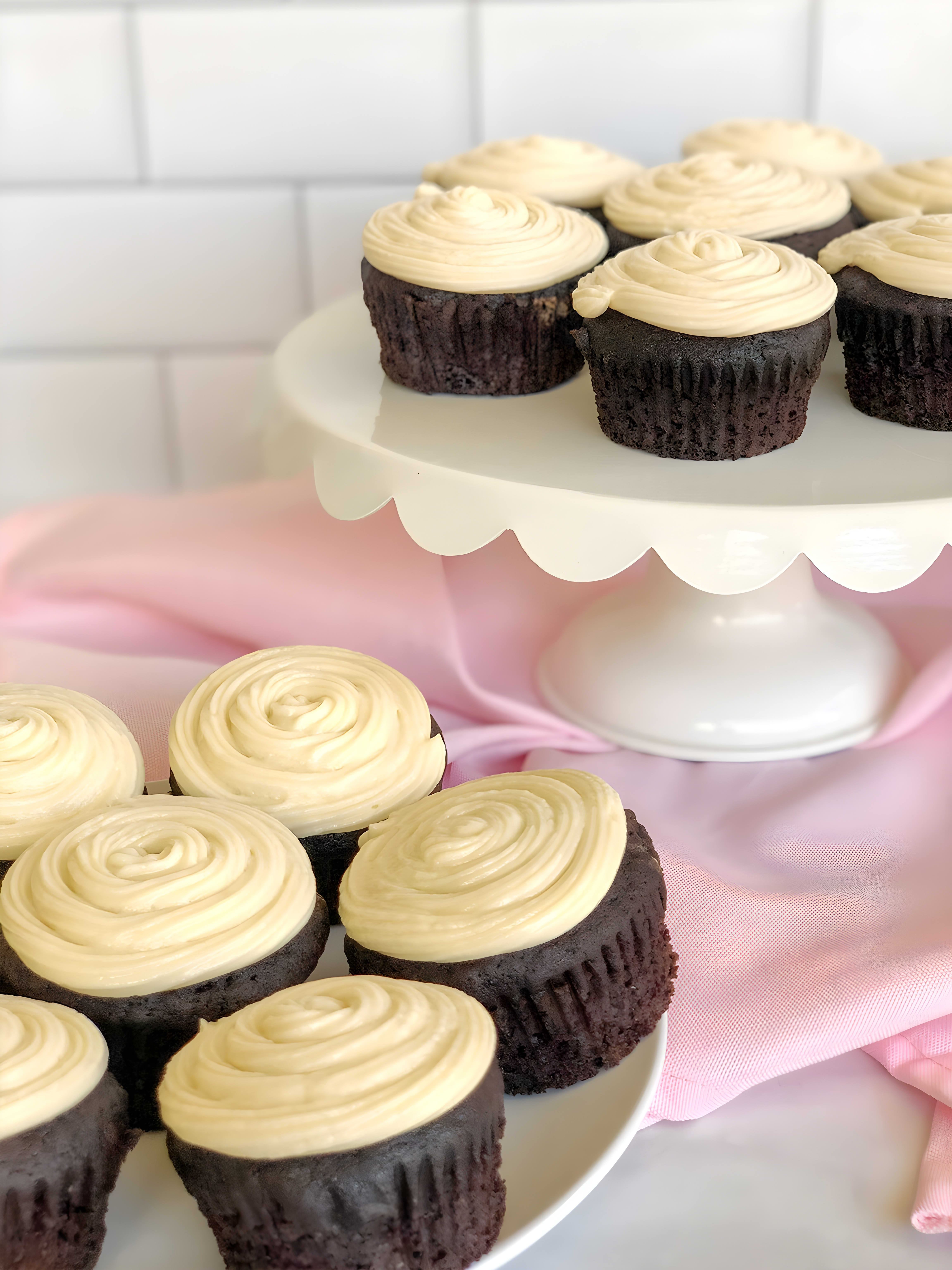 Easy Vegan Chocolate Cupcakes