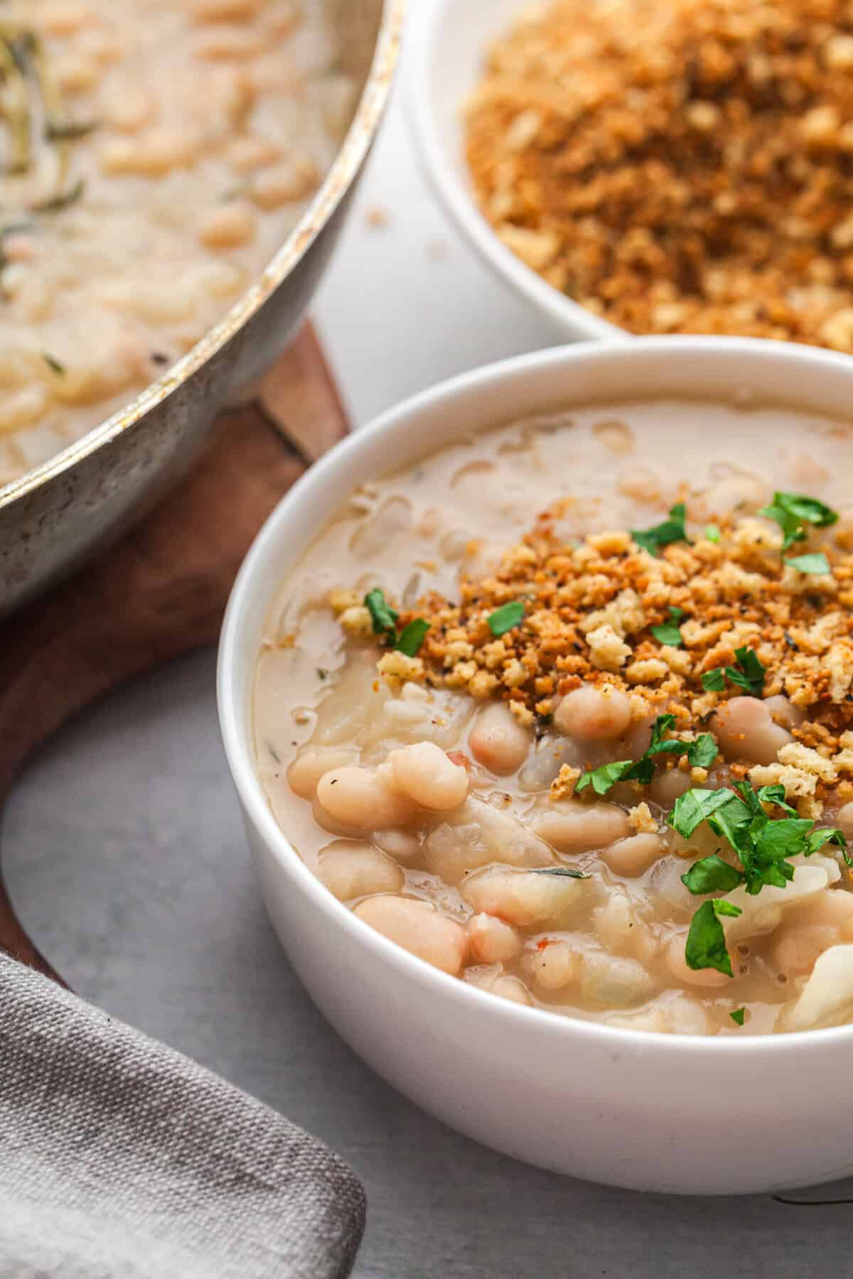 Creamy White Beans with Toasted Breadcrumbs