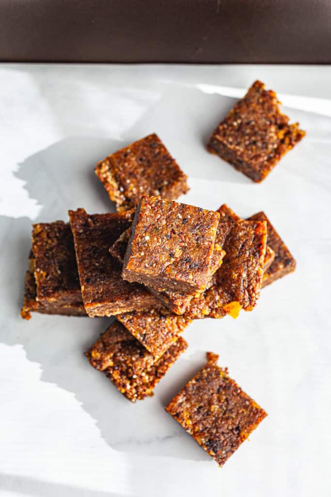 Apricot Almond Snack Bars (No-Bake & Healthy!)