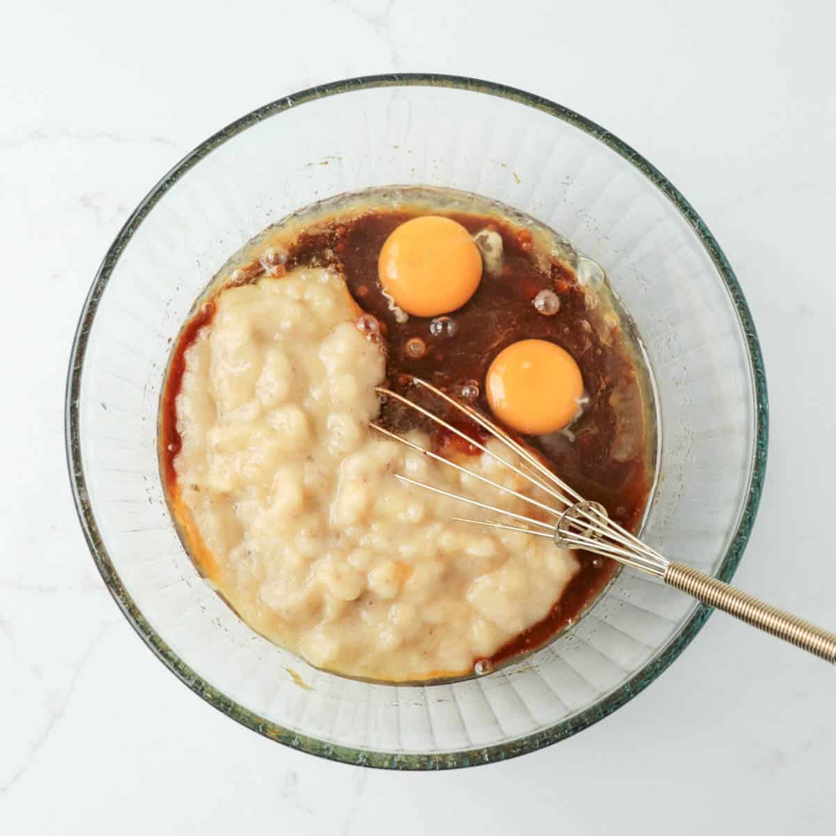 Gingerbread Banana Muffins
