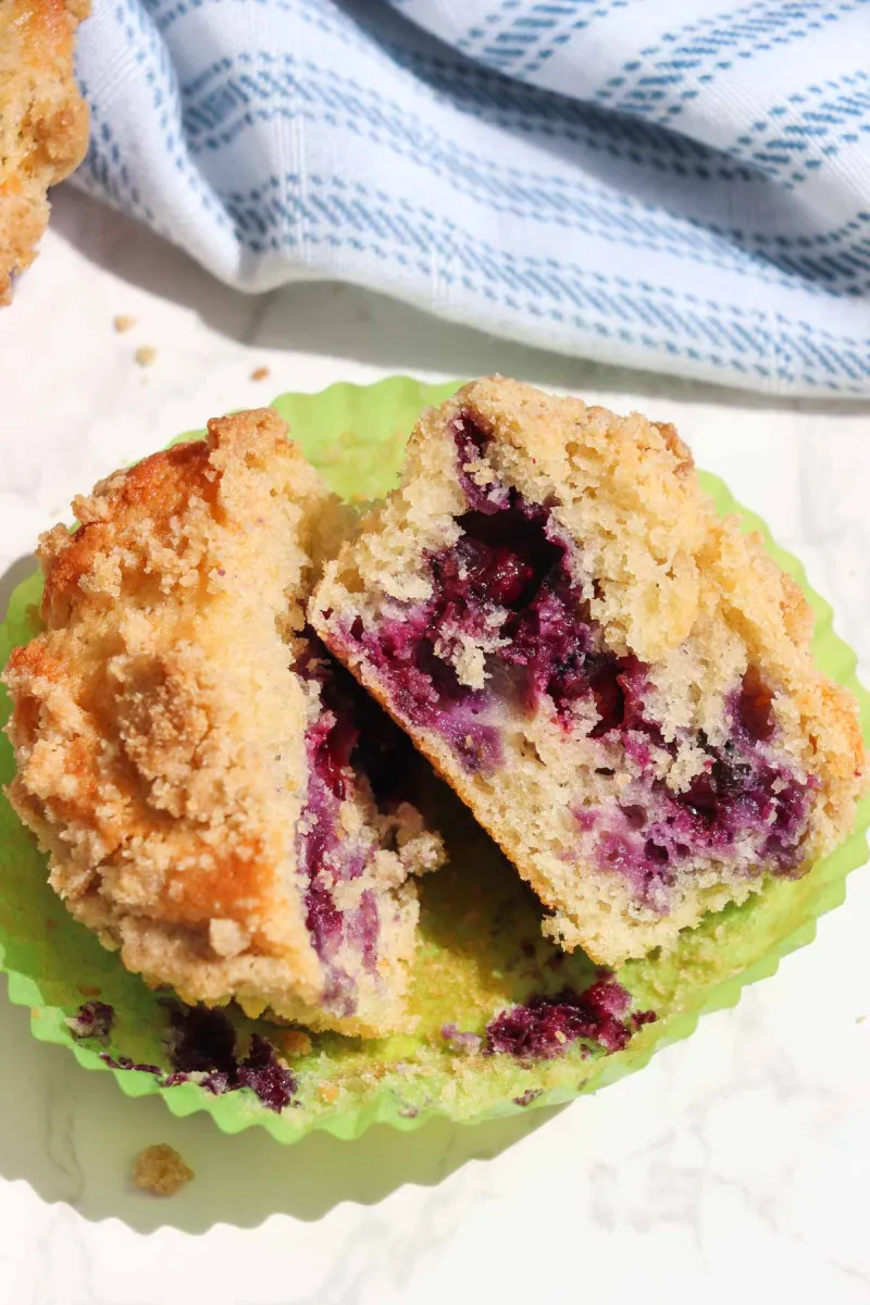 Blueberry Muffins with Crumb Topping