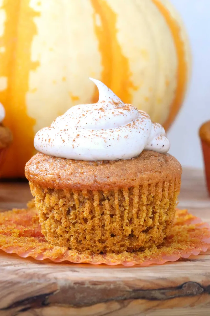 Pumpkin Cupcakes with Cinnamon Cream Cheese Frosting