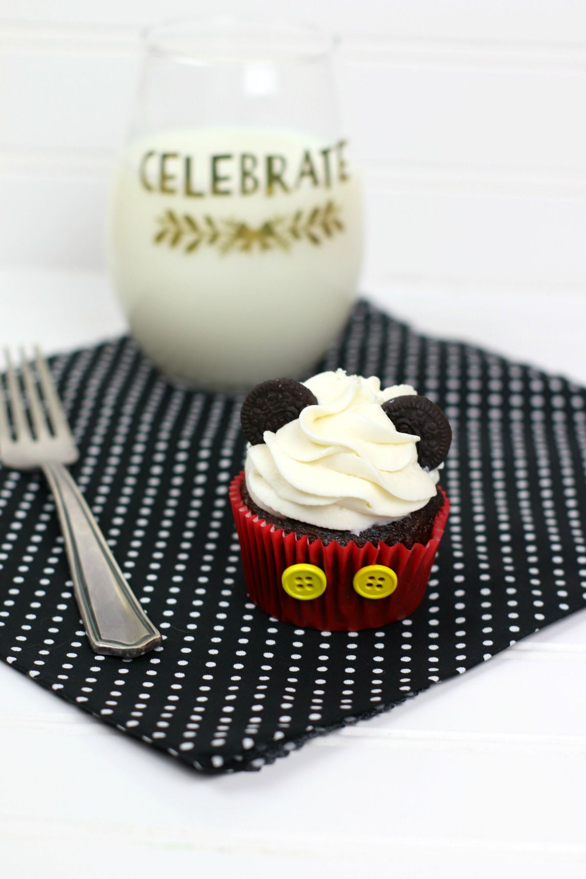 Mickey Mouse Cup Cakes