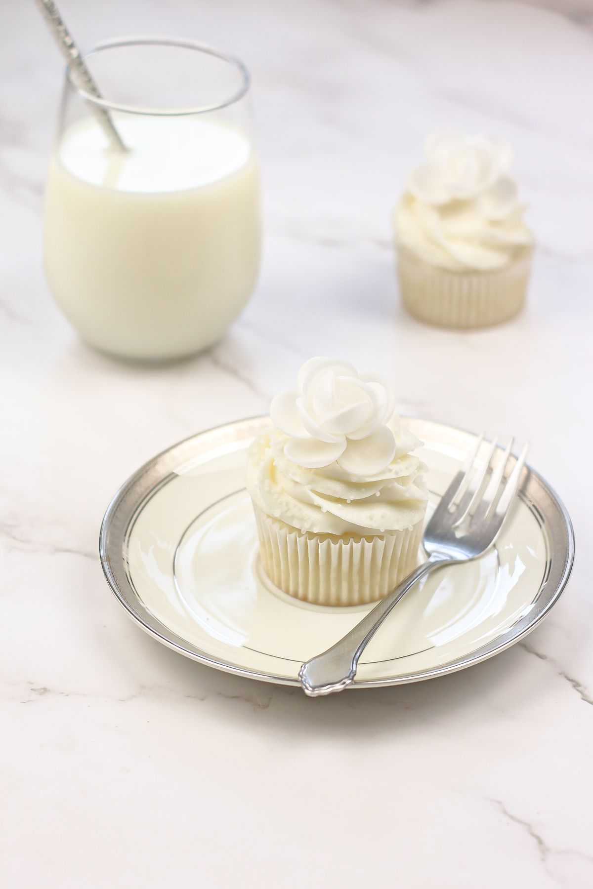 White Wedding Cake Cupcakes