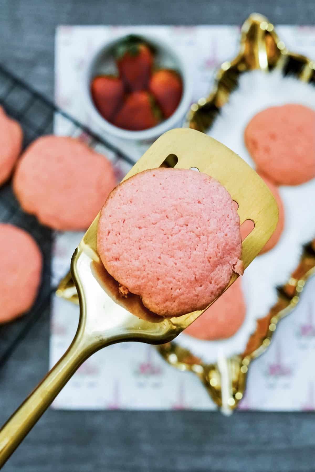 3 Ingredient Strawberry Cake Cookies